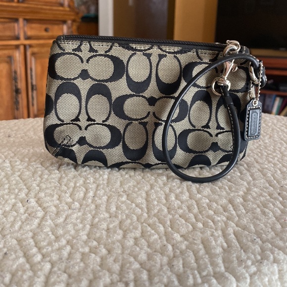 Coach black wristlet - Picture 2 of 5